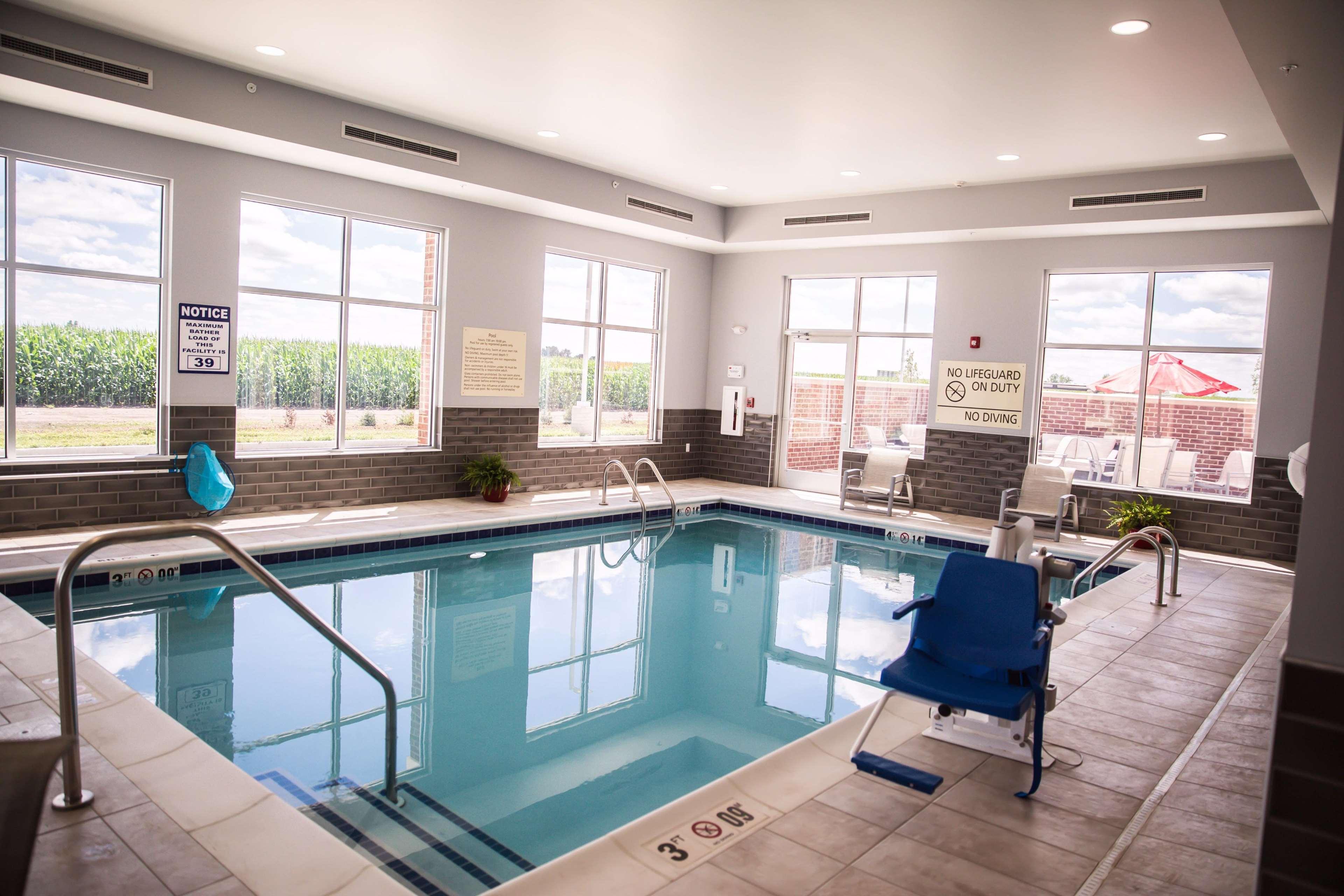 Hotel Hampton Inn-pontiac 3*