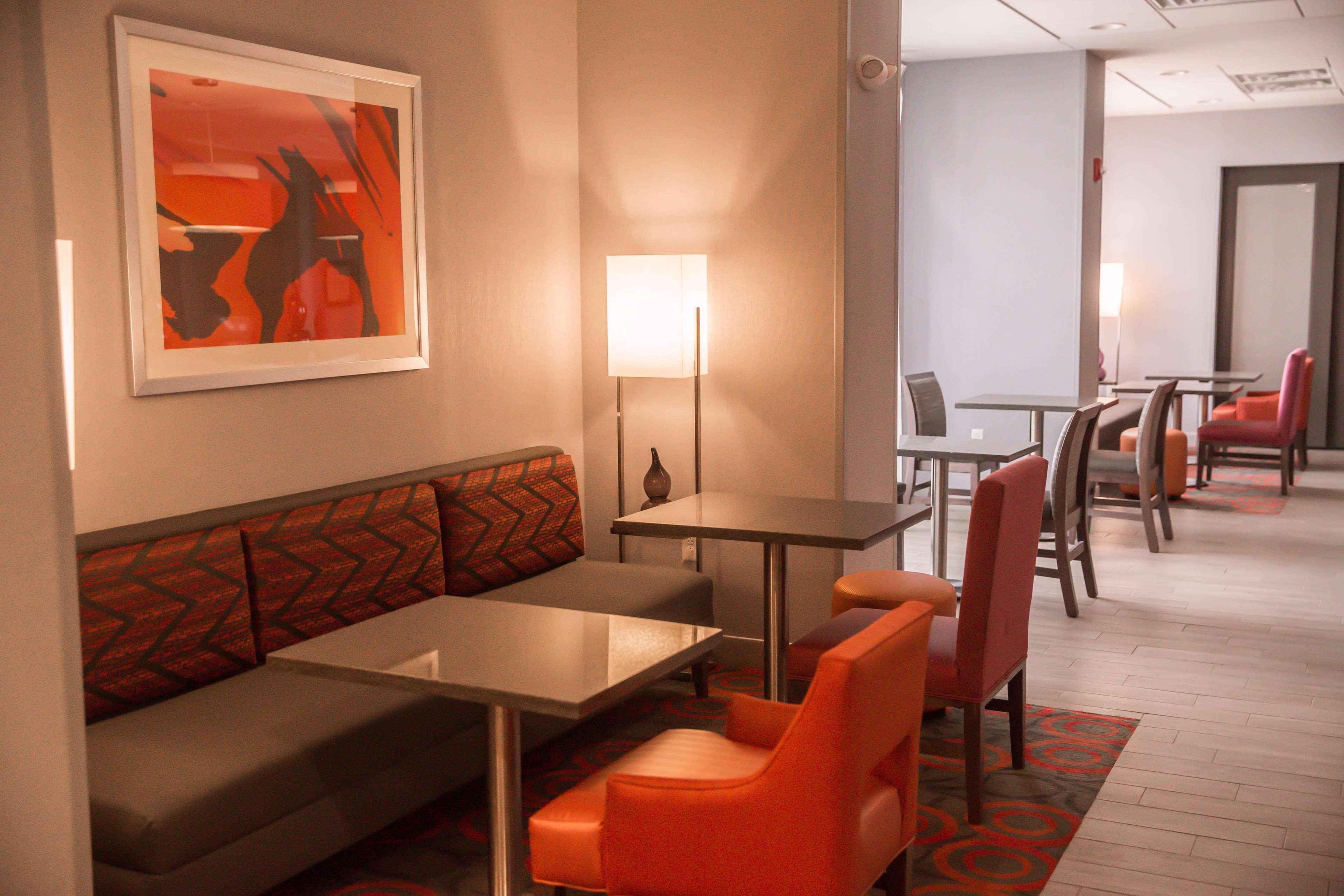 Hotel Hampton Inn-pontiac 3*